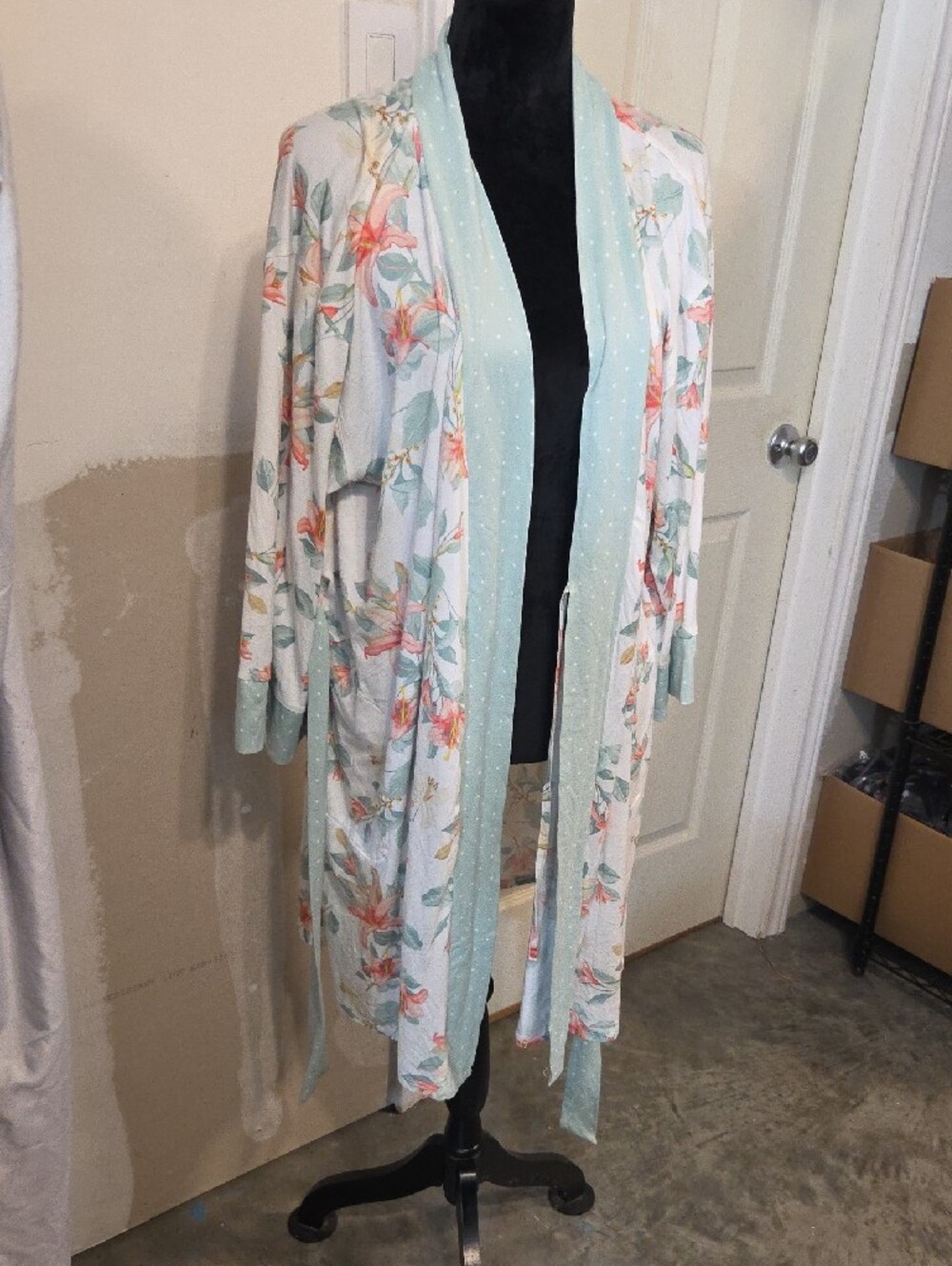 Flora Nikrooz Mint and Coral Floral Satin-Trim Robe Intimates - Picture 11 of 11